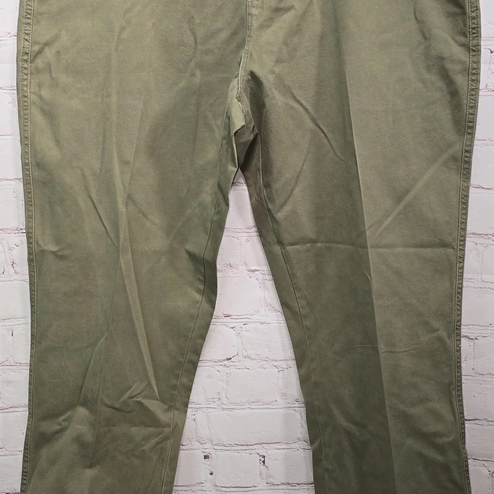 Magellan Outdoors Flat Front Olive Green Mens Size 42